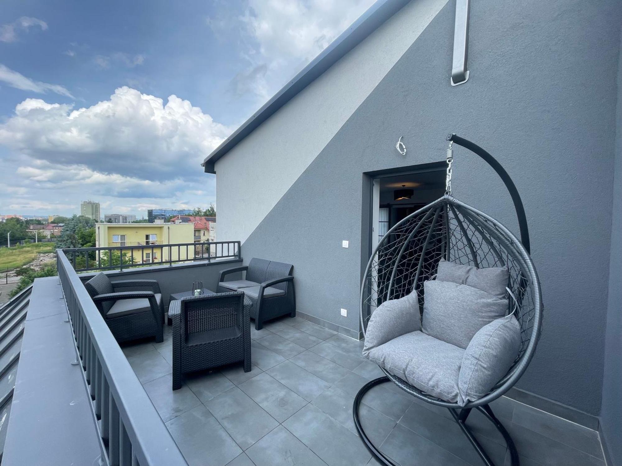 Appartamento Near Sanktuarium Beautiful View And Free Parking Cracovia Esterno foto