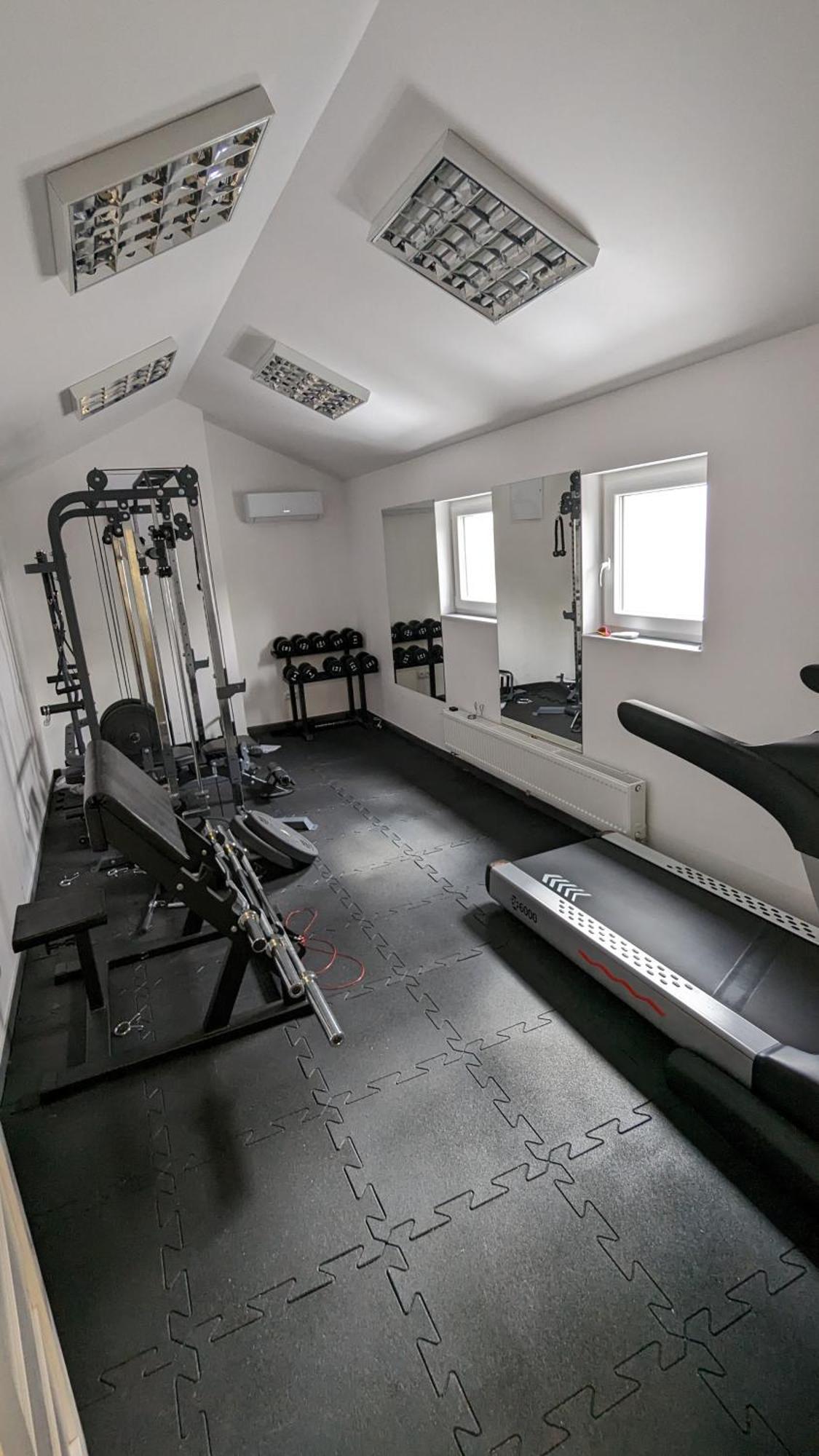 Appartamento Near Sanktuarium Beautiful View And Free Parking Cracovia Esterno foto